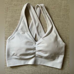 Alphalete amplify sports bra